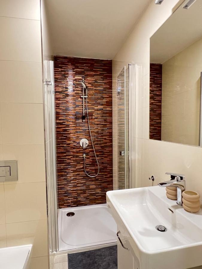 New Apartments Chain Florenc Praga Esterno foto