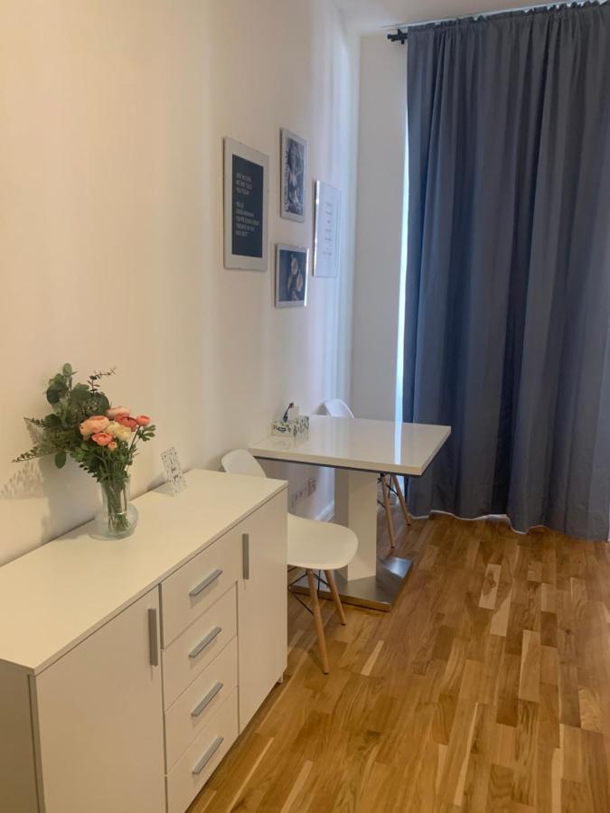 New Apartments Chain Florenc Praga Esterno foto